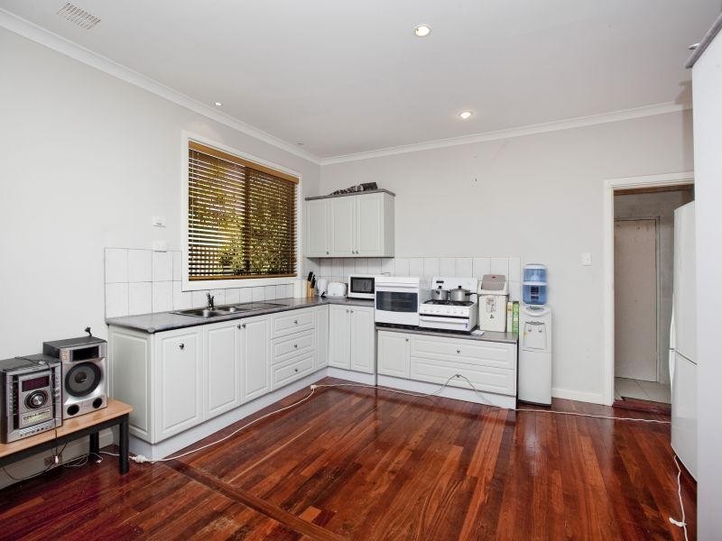 9 Bradley Way, Lockridge WA 6054