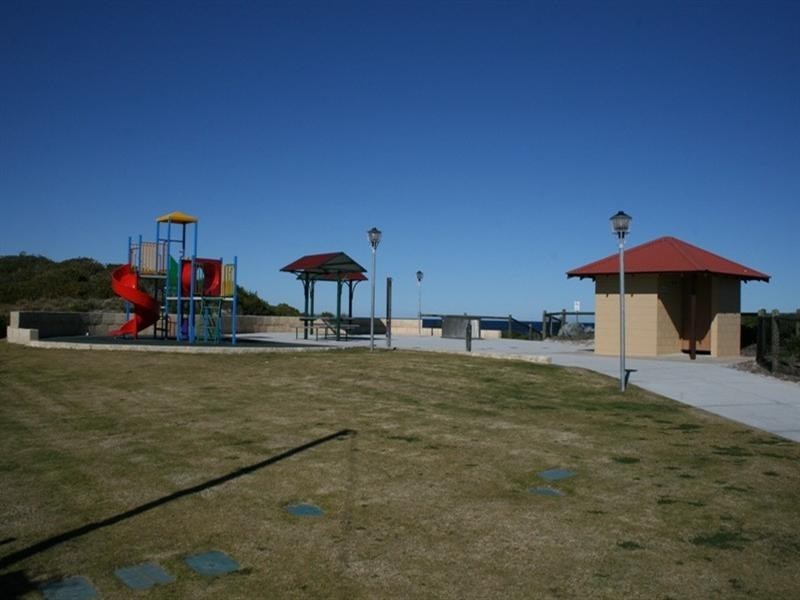 12 Whitfield Drive, Two Rocks WA 6037