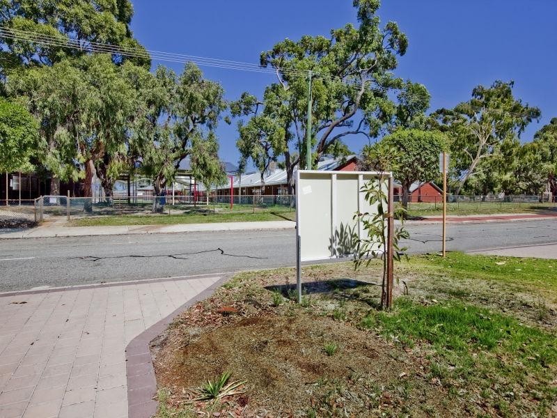 101B Howes Crescent, Dianella WA 6059