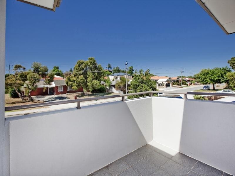 23 Rennington Street, Dianella WA 6059