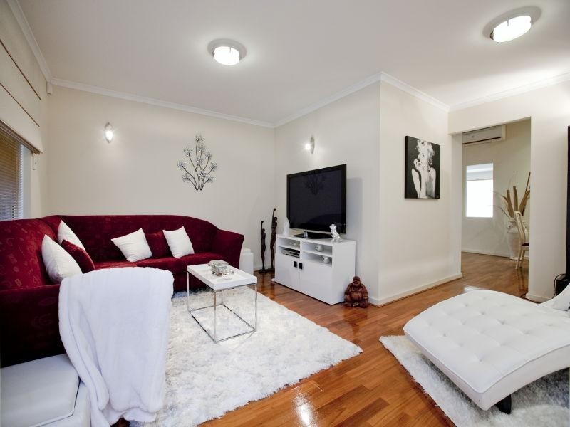 4 Meadowbank Way, Landsdale WA 6065