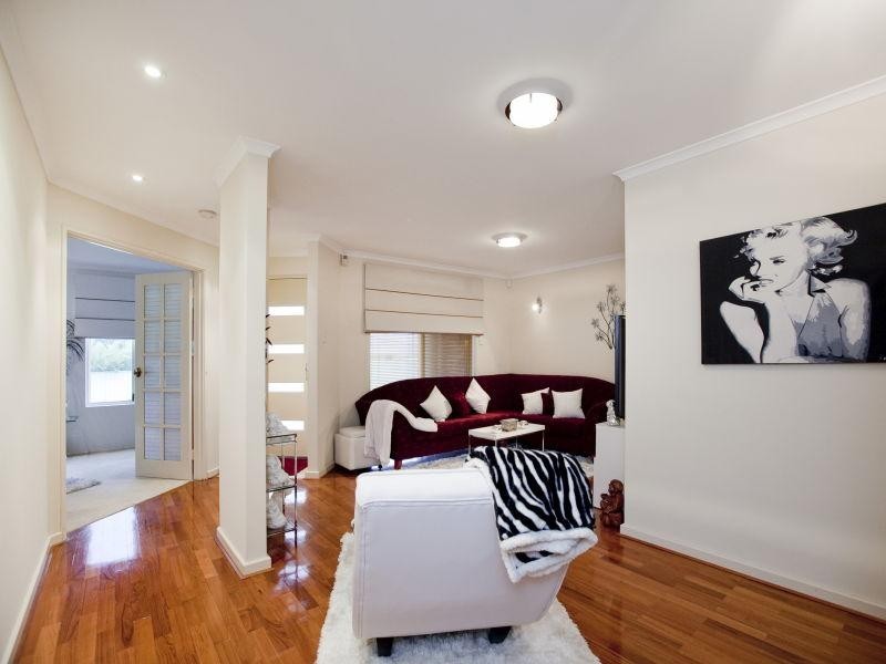 4 Meadowbank Way, Landsdale WA 6065