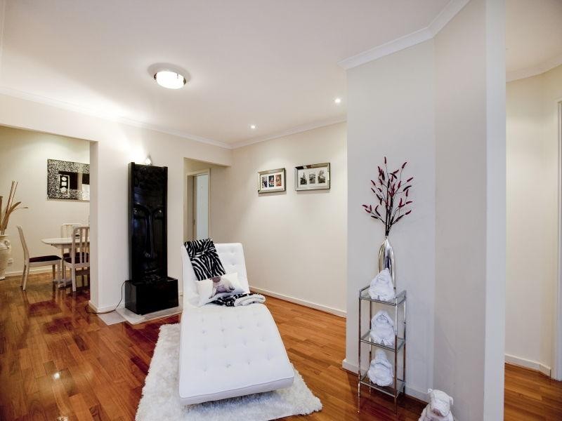 4 Meadowbank Way, Landsdale WA 6065