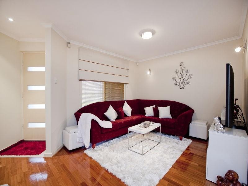 4 Meadowbank Way, Landsdale WA 6065