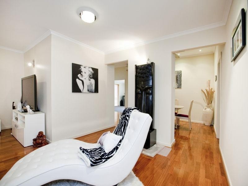 4 Meadowbank Way, Landsdale WA 6065