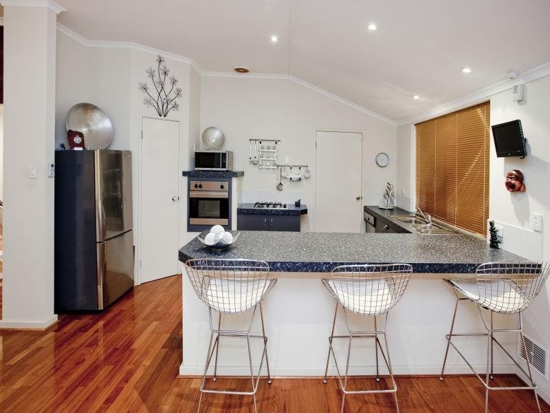 4 Meadowbank Way, Landsdale WA 6065