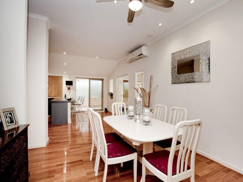 4 Meadowbank Way, Landsdale WA 6065