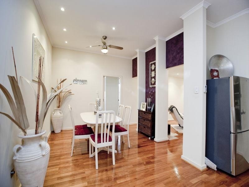 4 Meadowbank Way, Landsdale WA 6065