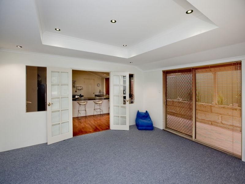 4 Meadowbank Way, Landsdale WA 6065