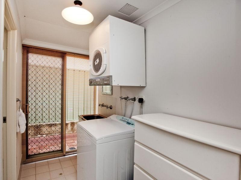 4 Meadowbank Way, Landsdale WA 6065