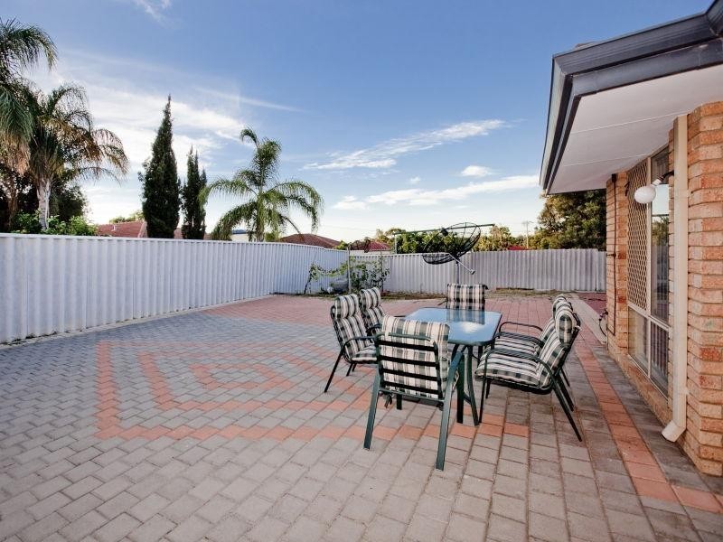 2/4 Awl Court, Mirrabooka WA 6061