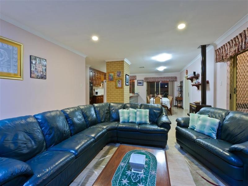 16 Lavender Court, Dianella WA 6059