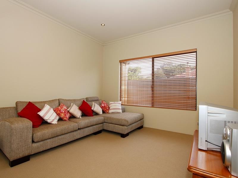 36D Kidman Avenue, South Guildford WA 6055