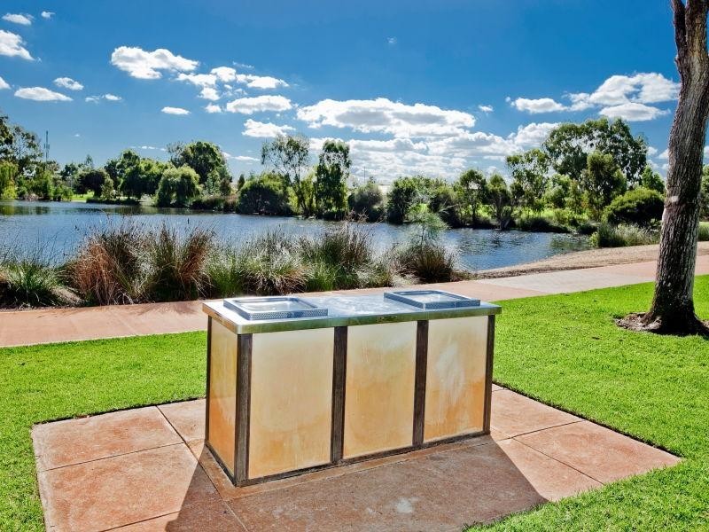 2/69 Hardey Road, Belmont WA 6104