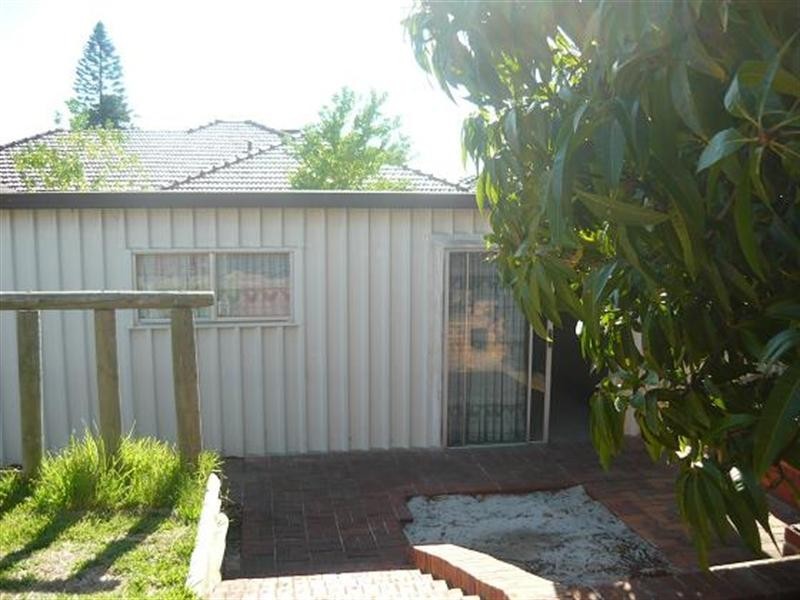 8 Cowie Place, Dianella WA 6059