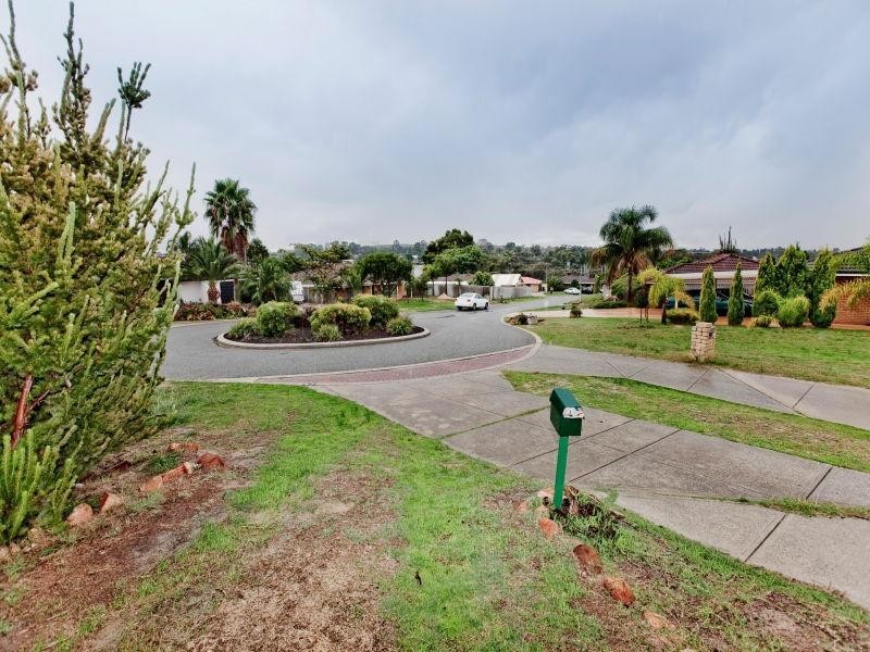 16 Aarons Close, Mirrabooka WA 6061