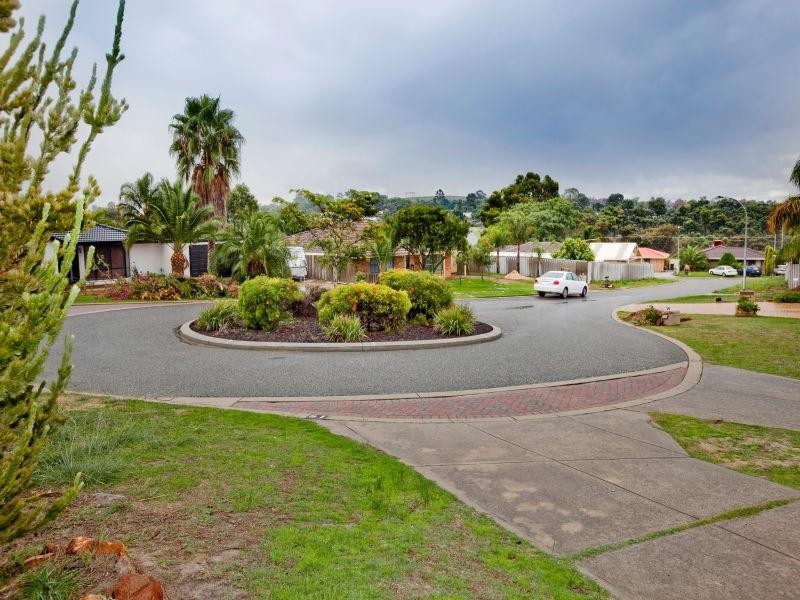 16 Aarons Close, Mirrabooka WA 6061