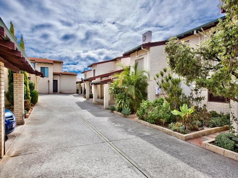 3/4 Hepworth Way, Noranda WA 6062 the real estate agency Sold