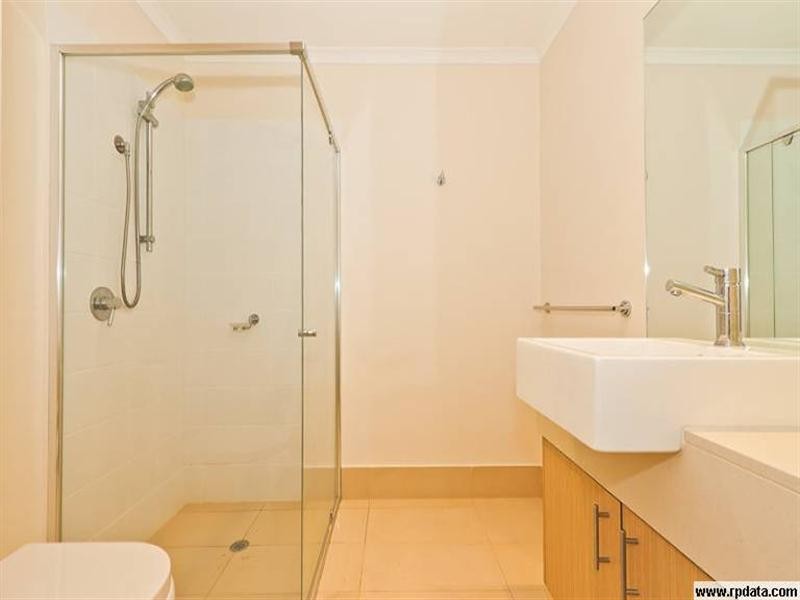 27/2 Walsh Loop, Joondalup WA 6027