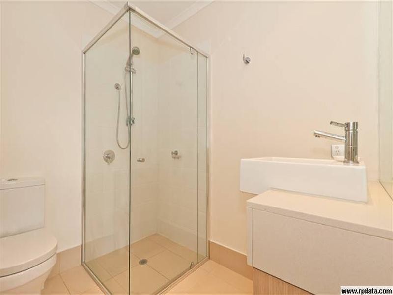 27/2 Walsh Loop, Joondalup WA 6027