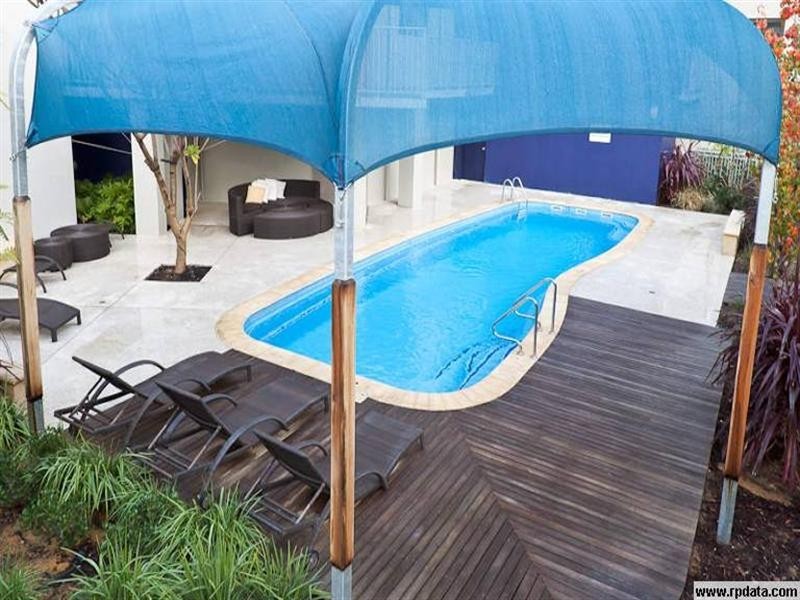 27/2 Walsh Loop, Joondalup WA 6027