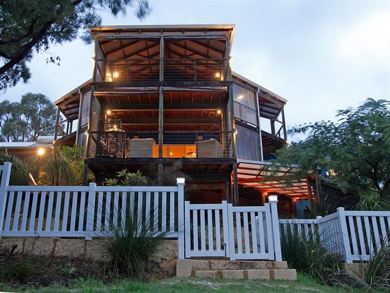 2018 Chittering Road, Lower Chittering WA 6084