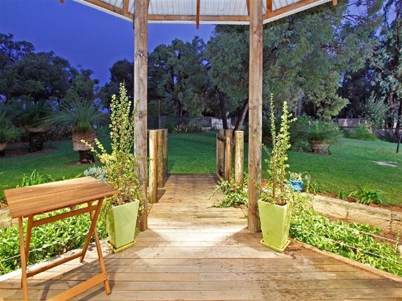 2018 Chittering Road, Lower Chittering WA 6084