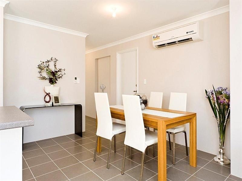 2/57 Fourth Avenue, Bassendean WA 6054