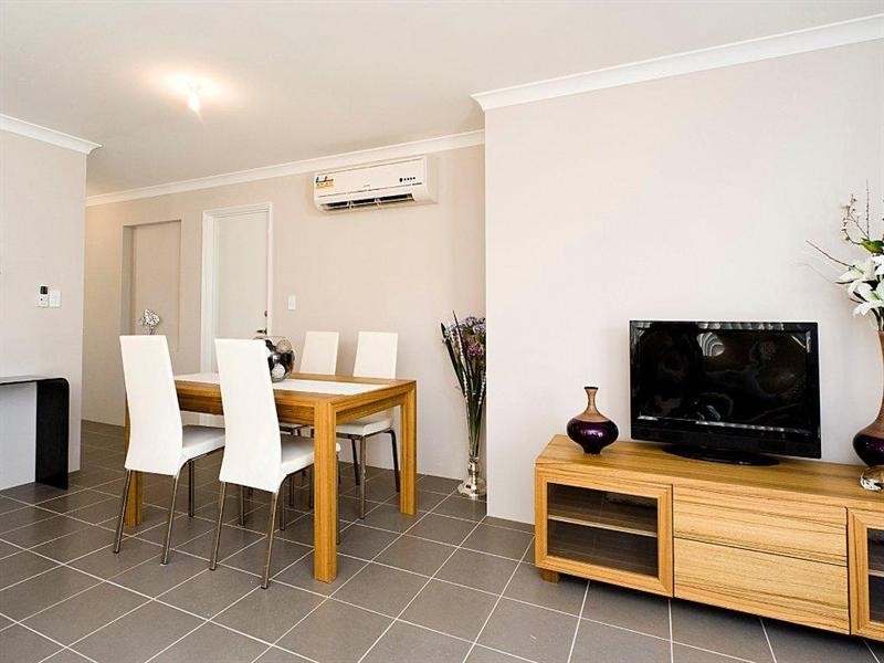 2/57 Fourth Avenue, Bassendean WA 6054