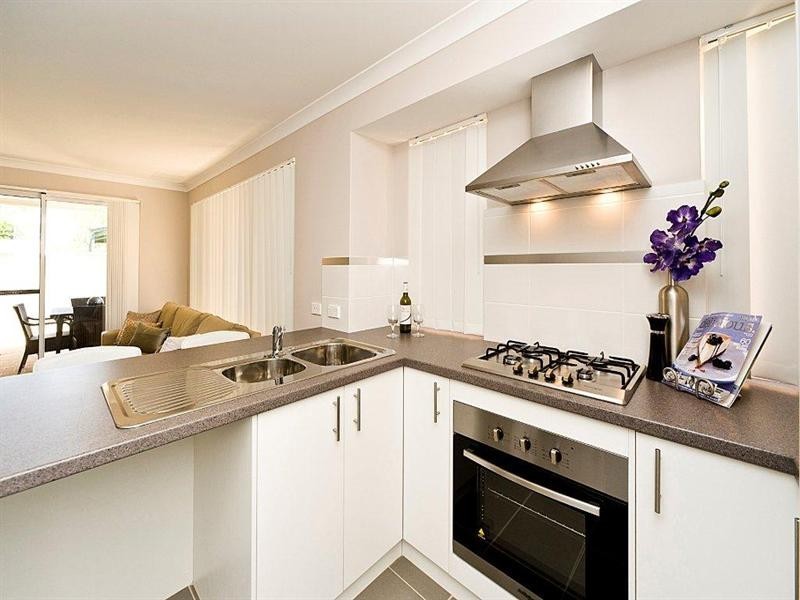 2/57 Fourth Avenue, Bassendean WA 6054