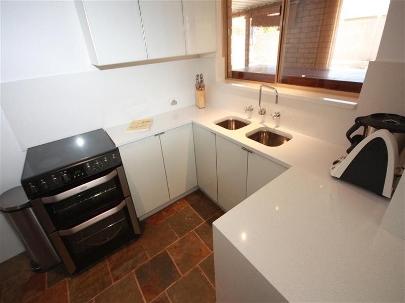 4 Knoll Place, Kiara WA 6054