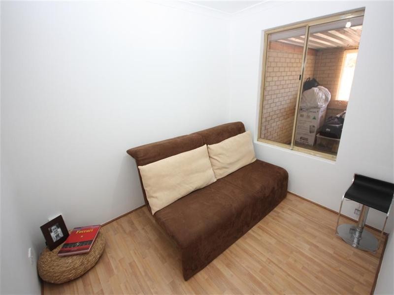 4 Knoll Place, Kiara WA 6054