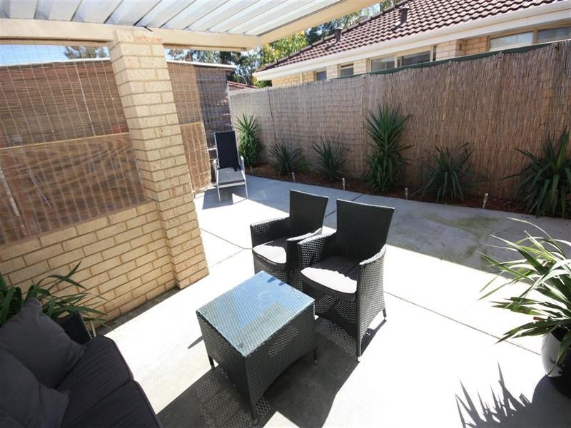 4 Knoll Place, Kiara WA 6054