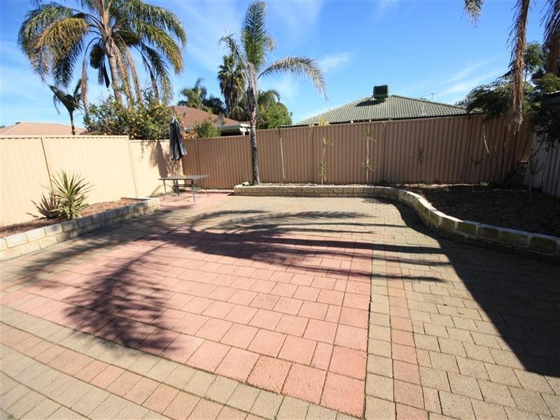 4 Knoll Place, Kiara WA 6054