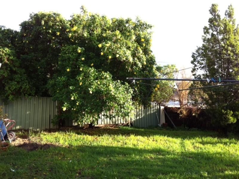 5 Coolga Road, Koongamia WA 6056