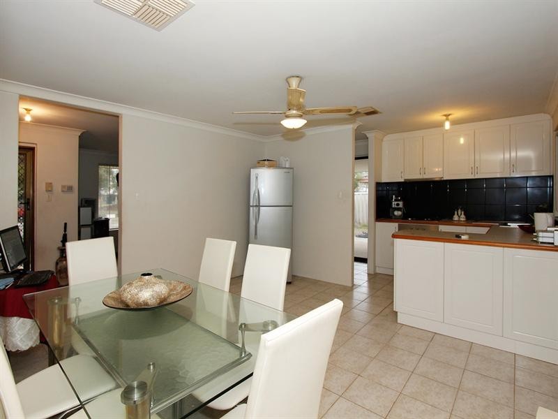 27 Avignon Way, Beechboro WA 6063