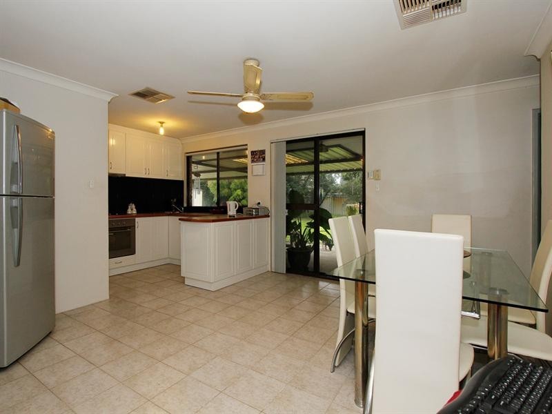 27 Avignon Way, Beechboro WA 6063