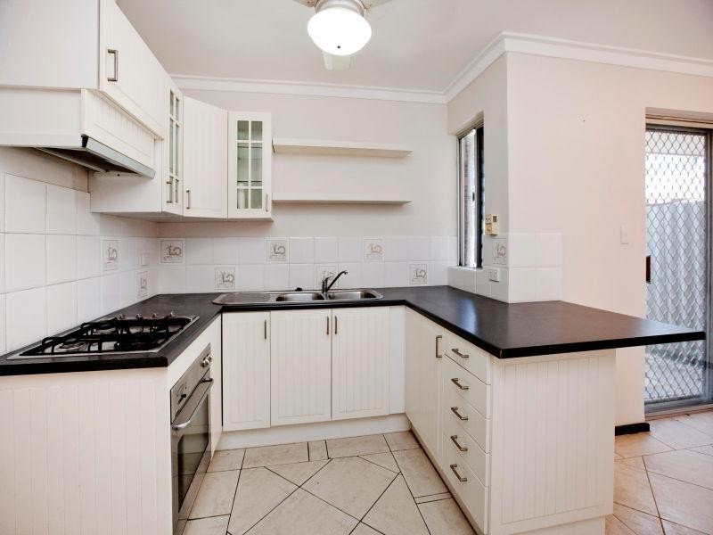 2a Cook Avenue, Hillarys WA 6025