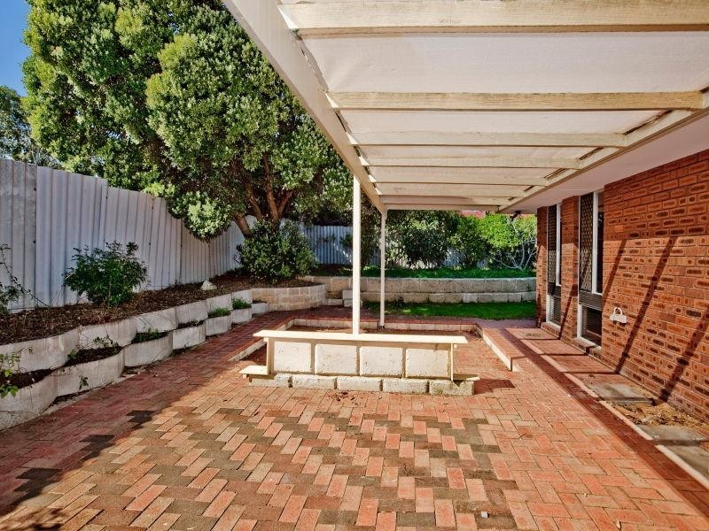 2a Cook Avenue, Hillarys WA 6025