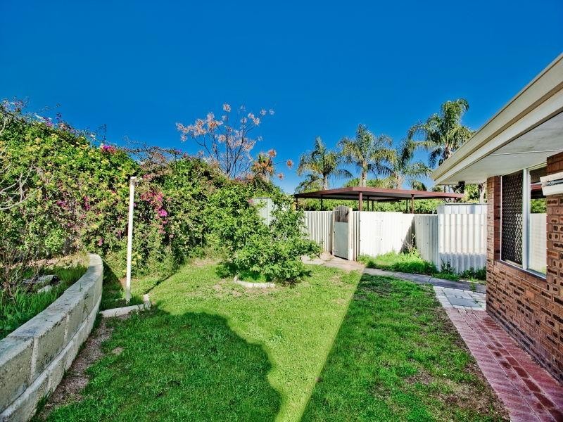 2a Cook Avenue, Hillarys WA 6025