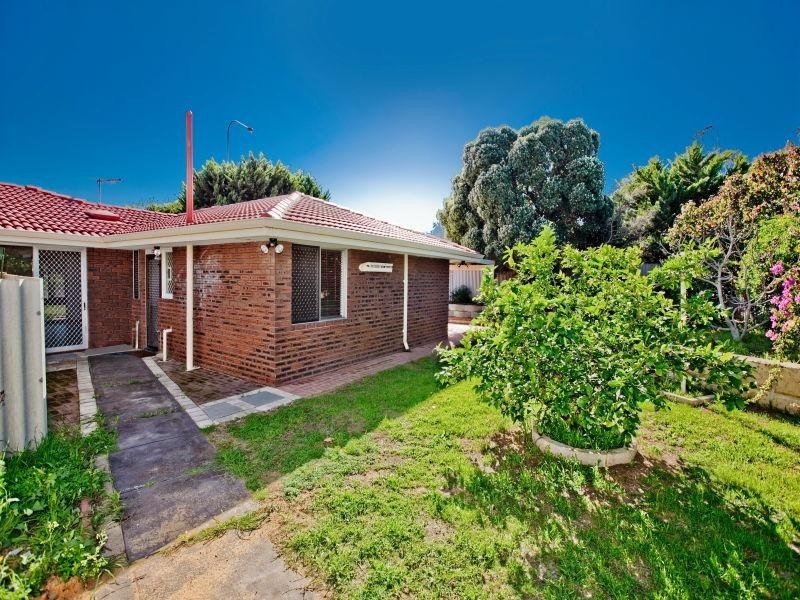 2a Cook Avenue, Hillarys WA 6025