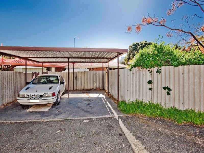 2a Cook Avenue, Hillarys WA 6025