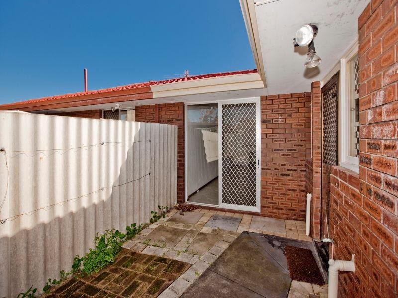 2a Cook Avenue, Hillarys WA 6025