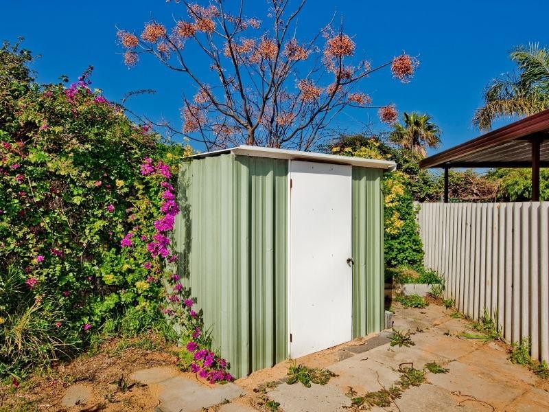 2a Cook Avenue, Hillarys WA 6025