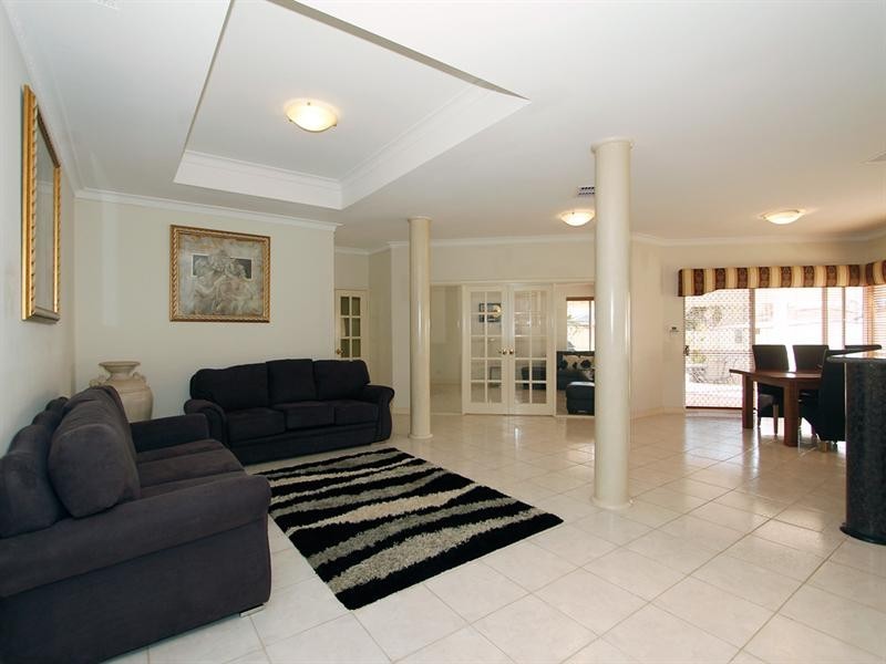 12 Mossfiel Retreat, Landsdale WA 6065