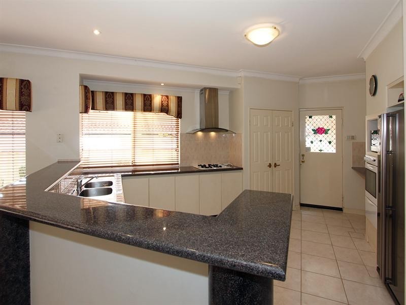 12 Mossfiel Retreat, Landsdale WA 6065