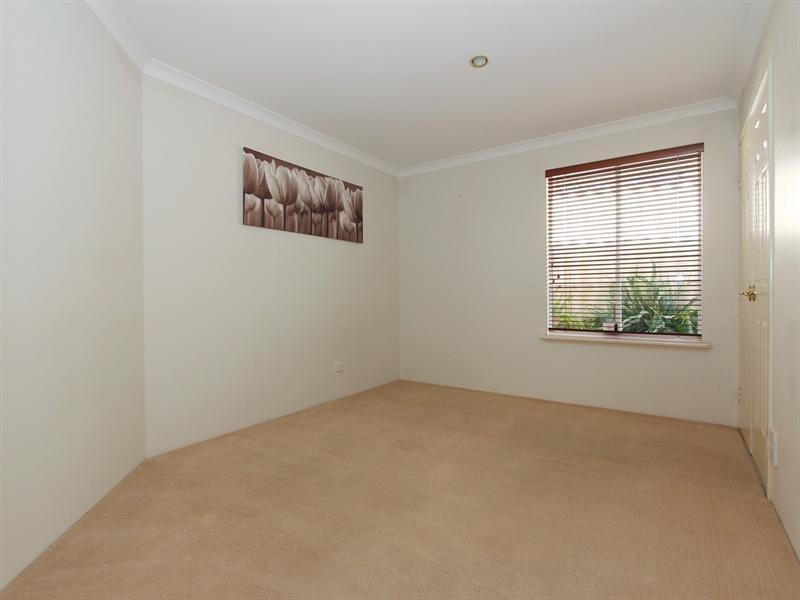 12 Mossfiel Retreat, Landsdale WA 6065