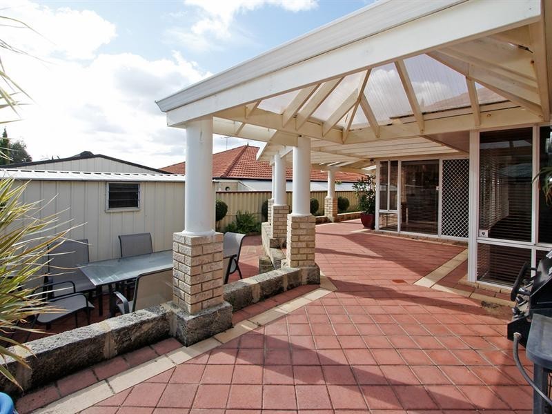 12 Mossfiel Retreat, Landsdale WA 6065