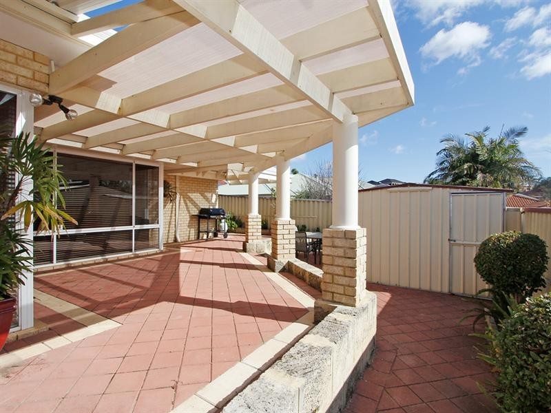 12 Mossfiel Retreat, Landsdale WA 6065