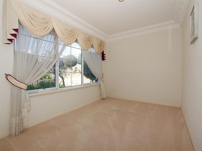 12 Mossfiel Retreat, Landsdale WA 6065